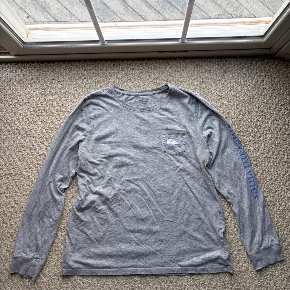 Vineyard Vines Heather Gray Long-Sleeve Pocket Tee with Blue Logo